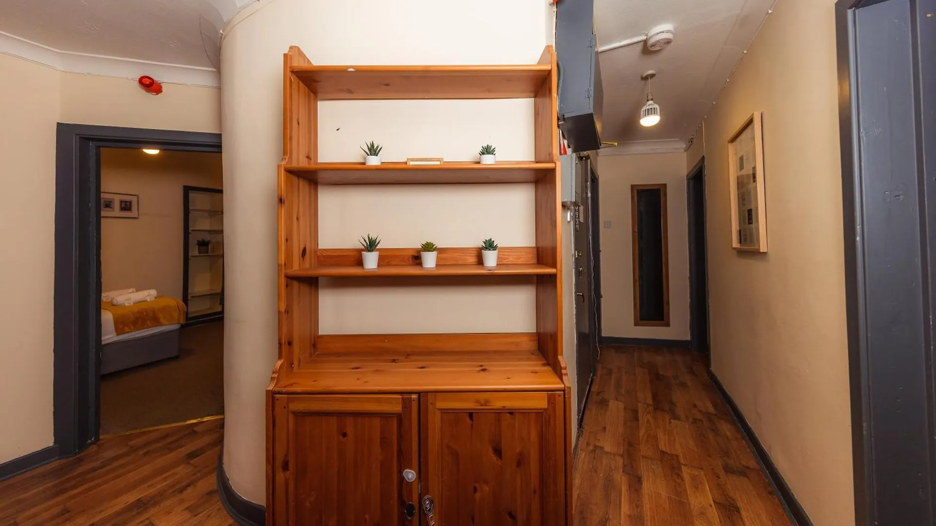 In Old Town, Cozy 4 Bedroom Flat Edimburgo 0*,  Reino Unido