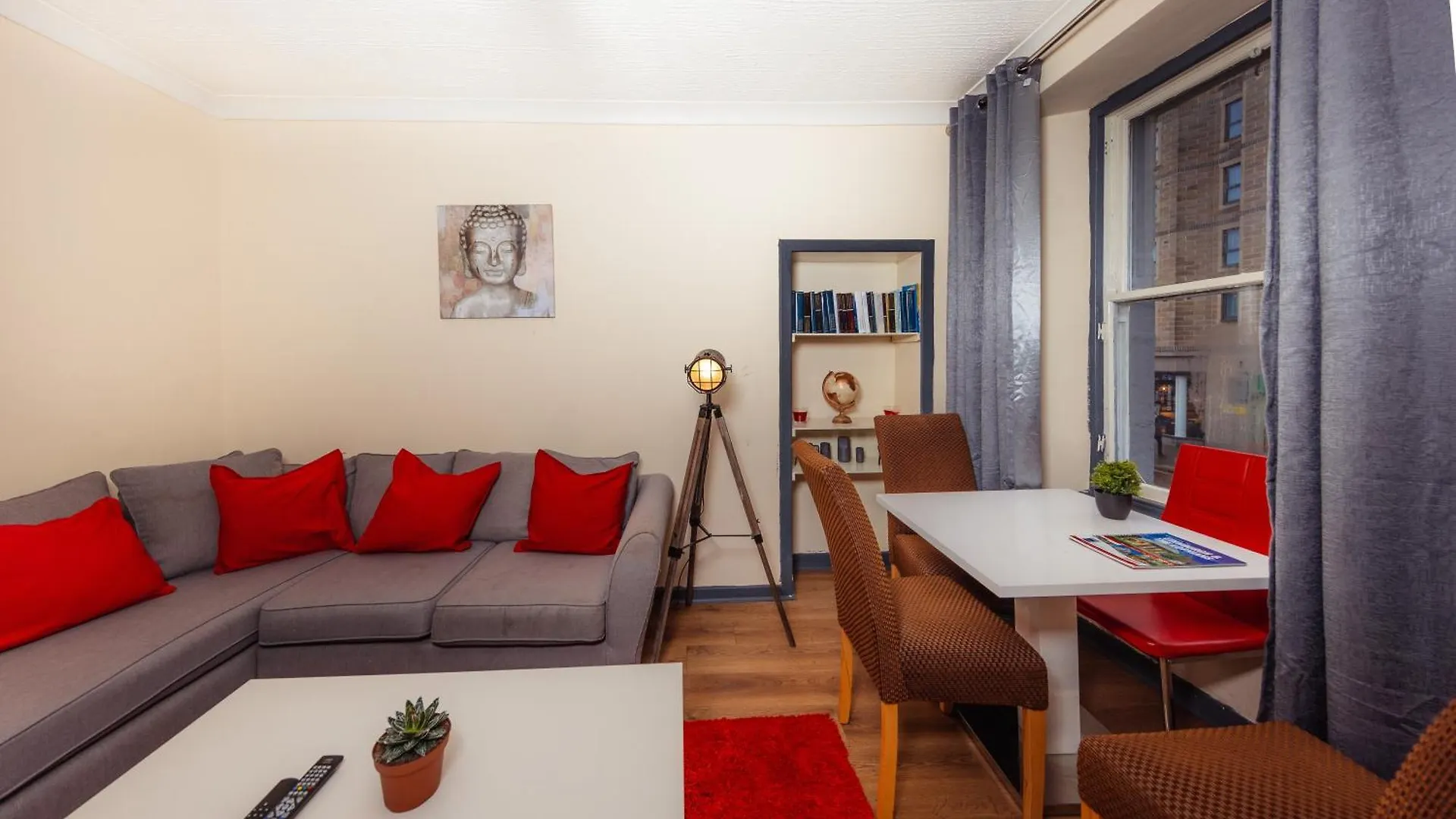 In Old Town, Cozy 4 Bedroom Flat Edimburgo 0*,  Reino Unido