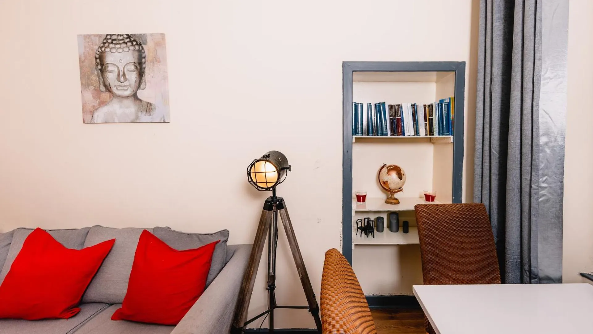 In Old Town, Cozy 4 Bedroom Flat Edimburgo