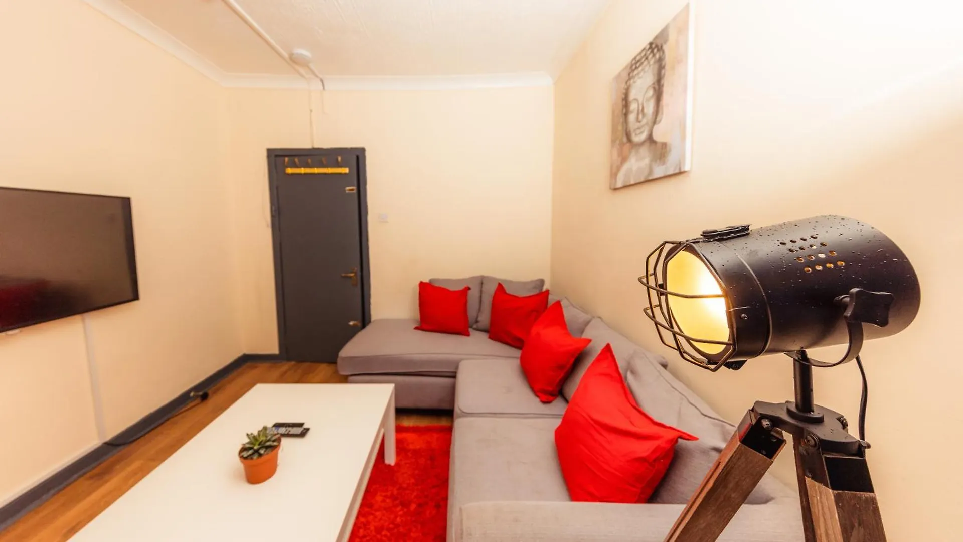 In Old Town, Cozy 4 Bedroom Flat Edimburgo