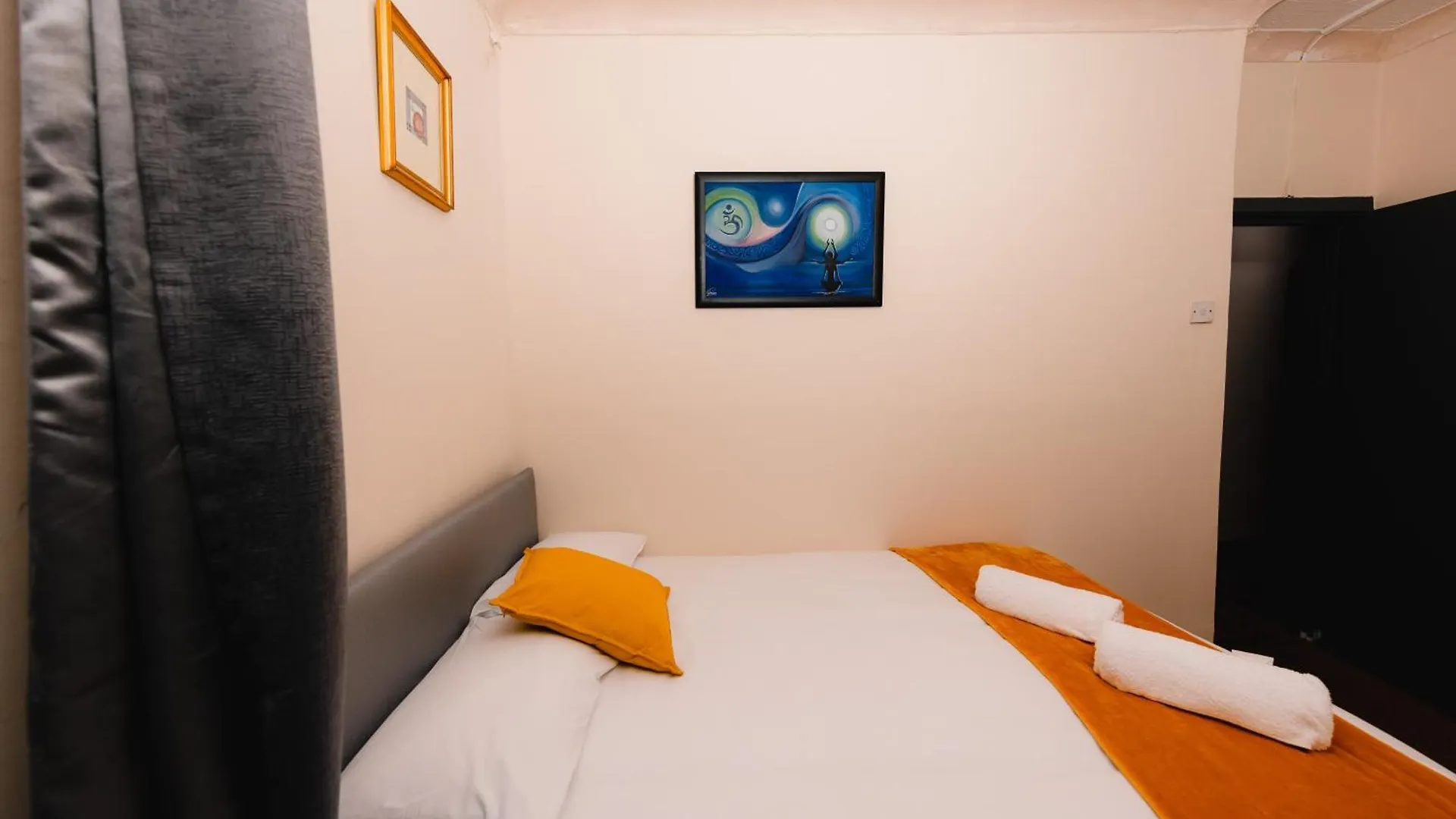 In Old Town, Cozy 4 Bedroom Flat Edimburgo